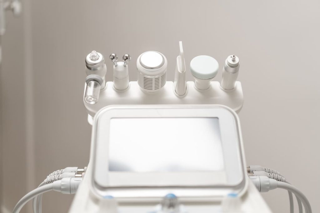 device-for-cosmetic-procedure-in-the-cosmetologist-2024-12-04-22-06-32-utc